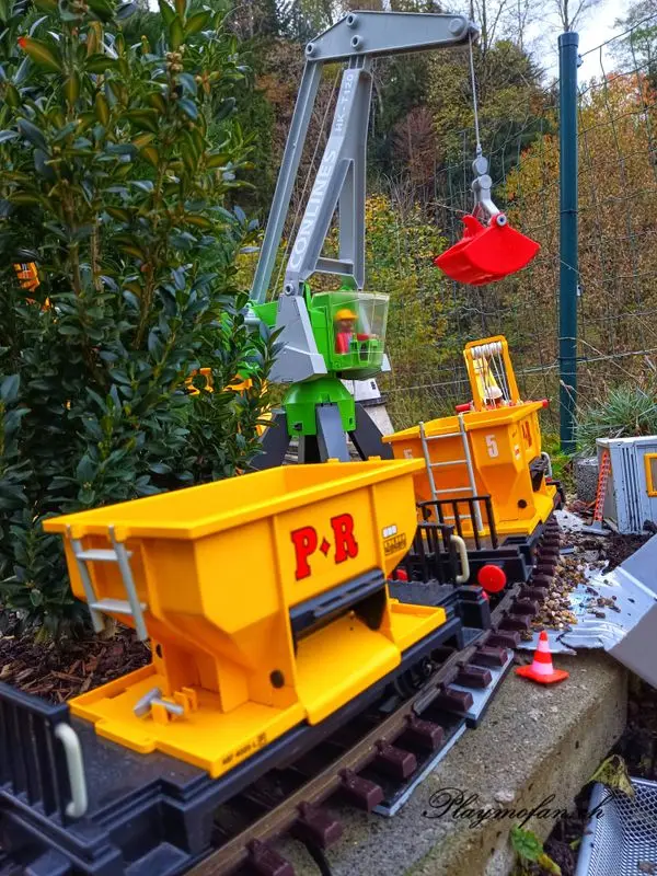 Kieswerk an der Gartenbahn: Kran, Bagger, 64 Fotos – Kieswerk