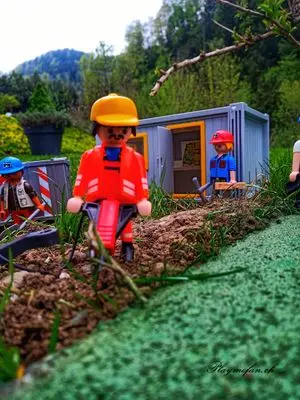 Playmobil Building the Garden Railway – photo 2 of 130