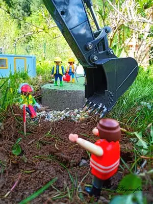 Playmobil Building the Garden Railway – photo 8 of 130