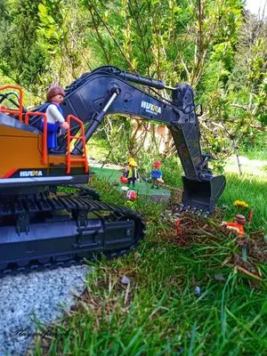 Playmobil Building the Garden Railway – photo 9 of 130