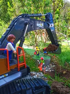 Playmobil Building the Garden Railway – photo 11 of 130