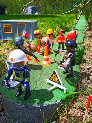 Playmobil Building the Garden Railway – photo 17 of 130