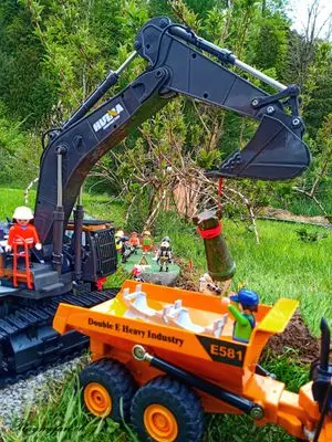 Playmobil Building the Garden Railway – photo 26 of 130