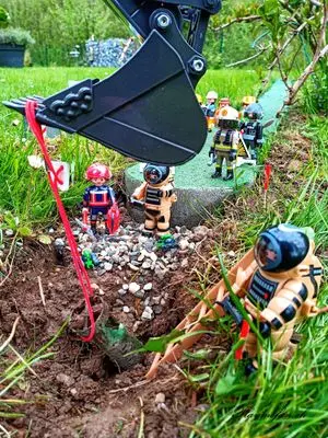 Playmobil Building the Garden Railway – photo 27 of 130