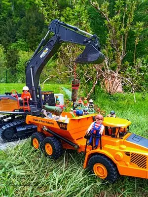 Playmobil Building the Garden Railway – photo 28 of 130