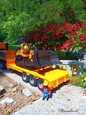 Playmobil Building the Garden Railway – photo 36 of 130