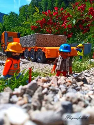 Playmobil Building the Garden Railway – photo 52 of 130