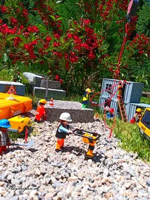 Playmobil Building the Garden Railway – photo 58 of 130