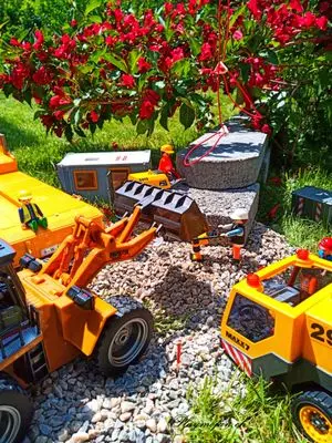 Playmobil Building the Garden Railway – photo 59 of 130