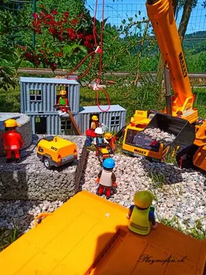 Playmobil Building the Garden Railway – photo 60 of 130