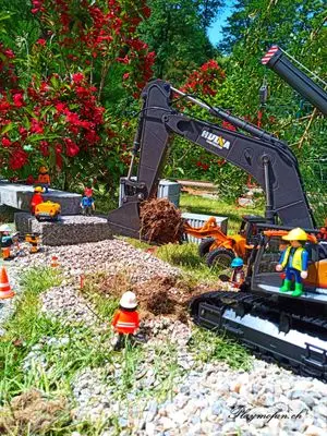 Playmobil Building the Garden Railway – photo 65 of 130