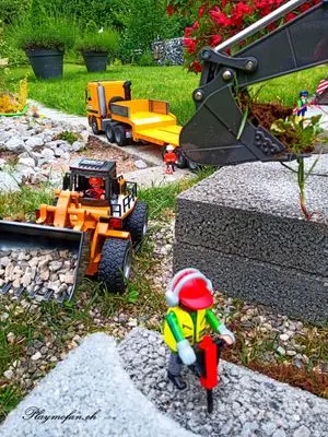 Playmobil Building the Garden Railway – photo 74 of 130