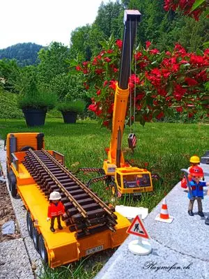 Playmobil Building the Garden Railway – photo 76 of 130