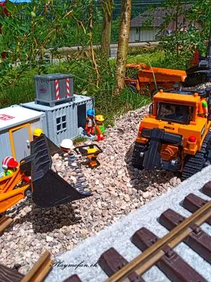 Playmobil Building the Garden Railway – photo 94 of 130