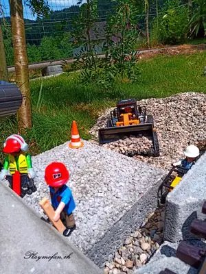 Playmobil Building the Garden Railway – photo 102 of 130