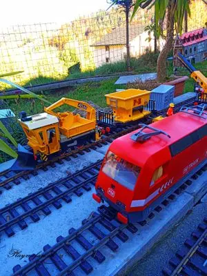 Playmobil Building the Garden Railway – photo 110 of 130
