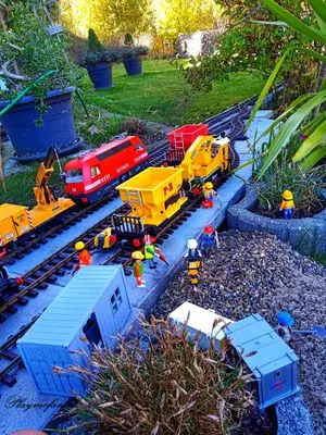 Playmobil Building the Garden Railway – photo 117 of 130
