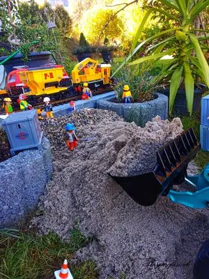Playmobil Building the Garden Railway – photo 118 of 130
