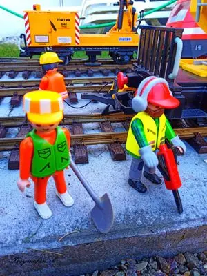 Playmobil Building the Garden Railway – photo 125 of 130