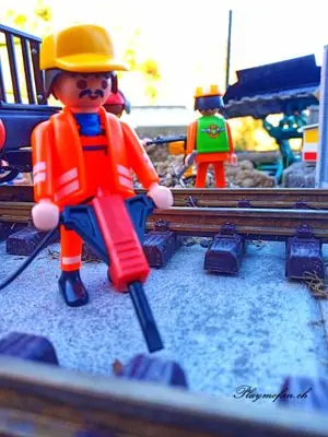 Playmobil Building the Garden Railway – photo 126 of 130