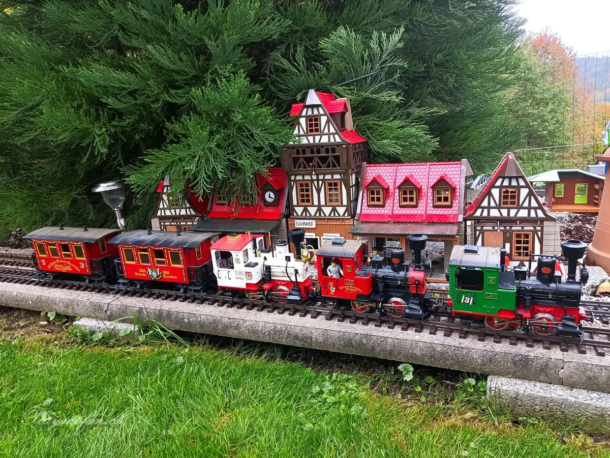 Anderthalb Jahre Gartenbahn in 59 Bildern – Gartenbahn 2022/23