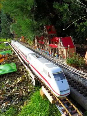 Playmobil Strassenbau an der Gartenbahn – Foto 5 von 9