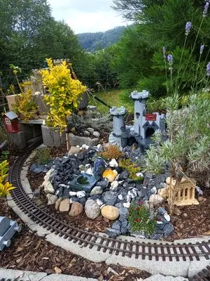 Playmobil Building the Garden Railway – photo 2 of 9