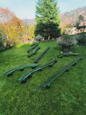 Playmobil Building the Garden Railway – photo 6 of 9
