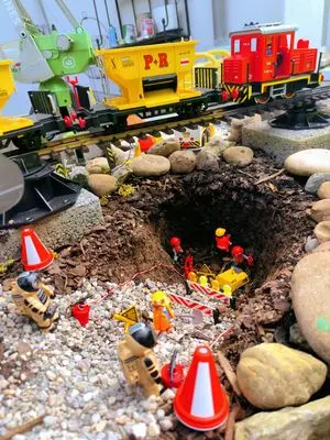 Playmobil Building the New Station – photo 19 of 19