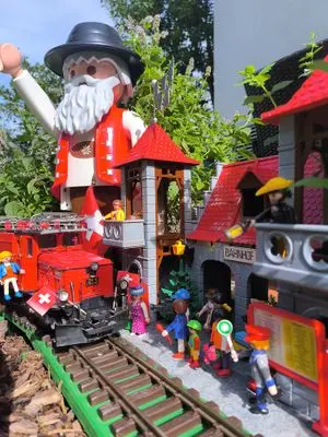 Playmobil Playing with the Railway – photo 12 of 22